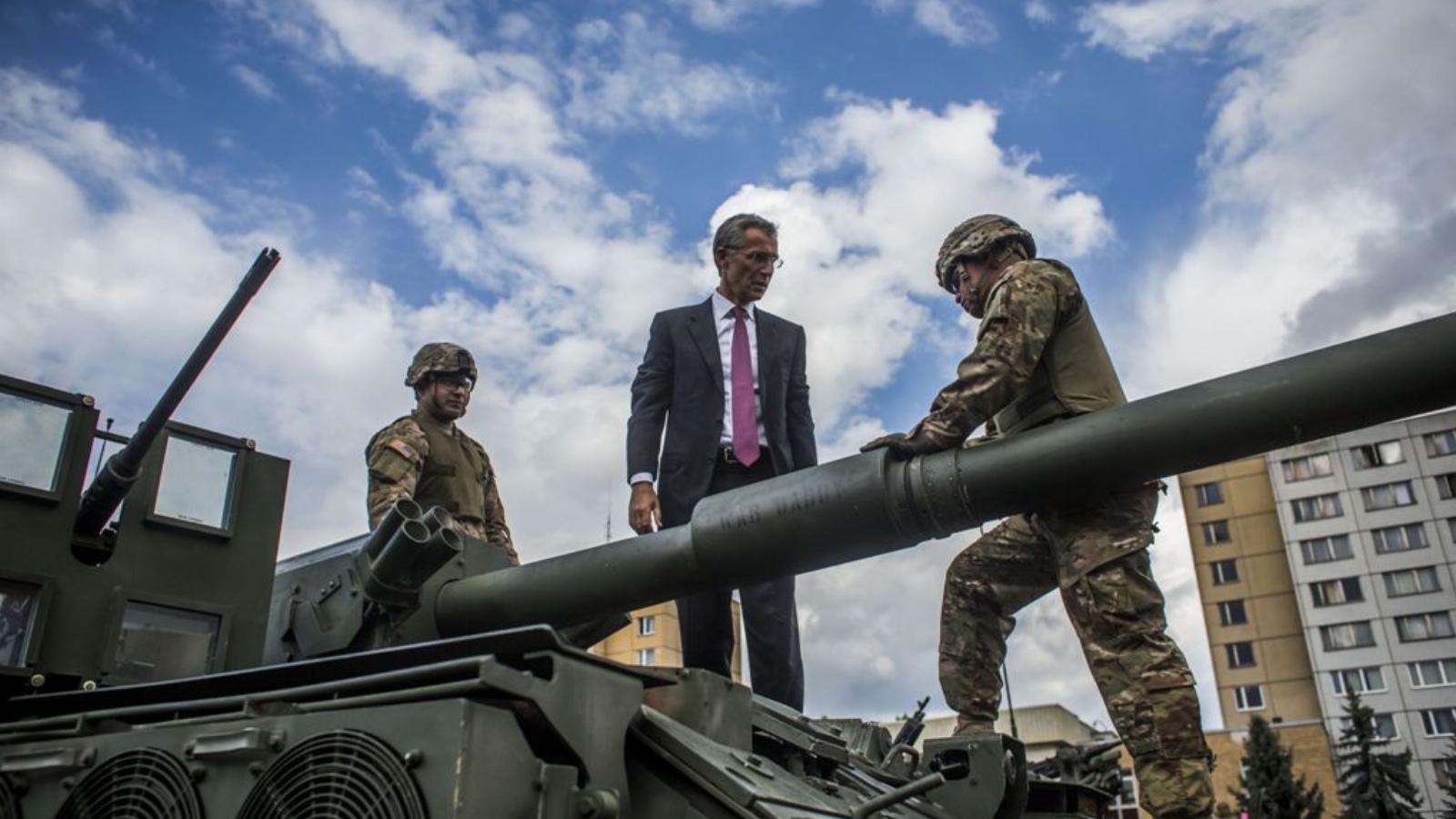 Helyszíni szemlén Jens Stoltenberg NATO-főtitkár FOTÓ: EUROPRESS/GETTY IMAGES/MATEJ DIVIZNA