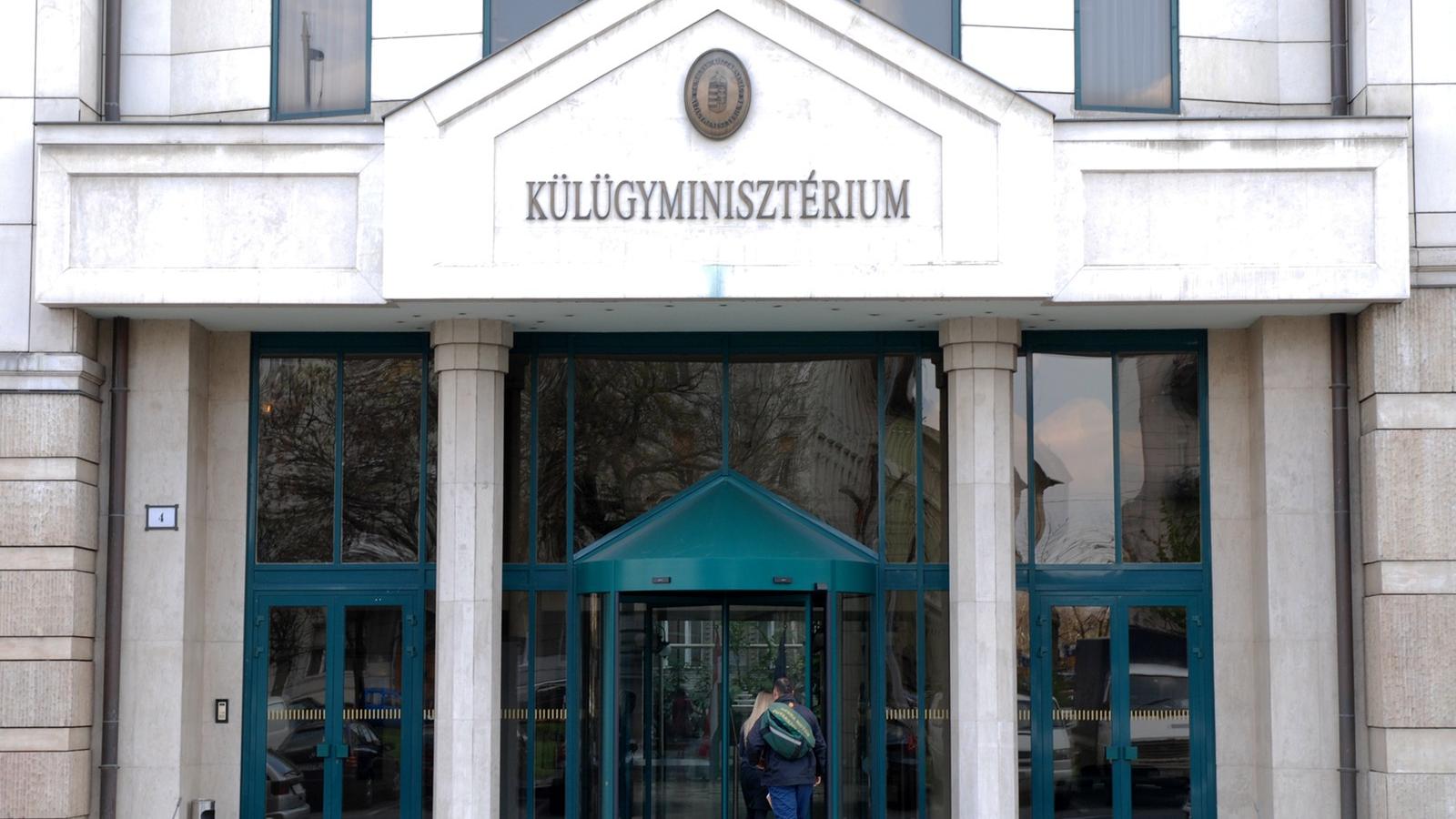 Titkolózik a Külügyminisztérium. FOTÓ: Népszava