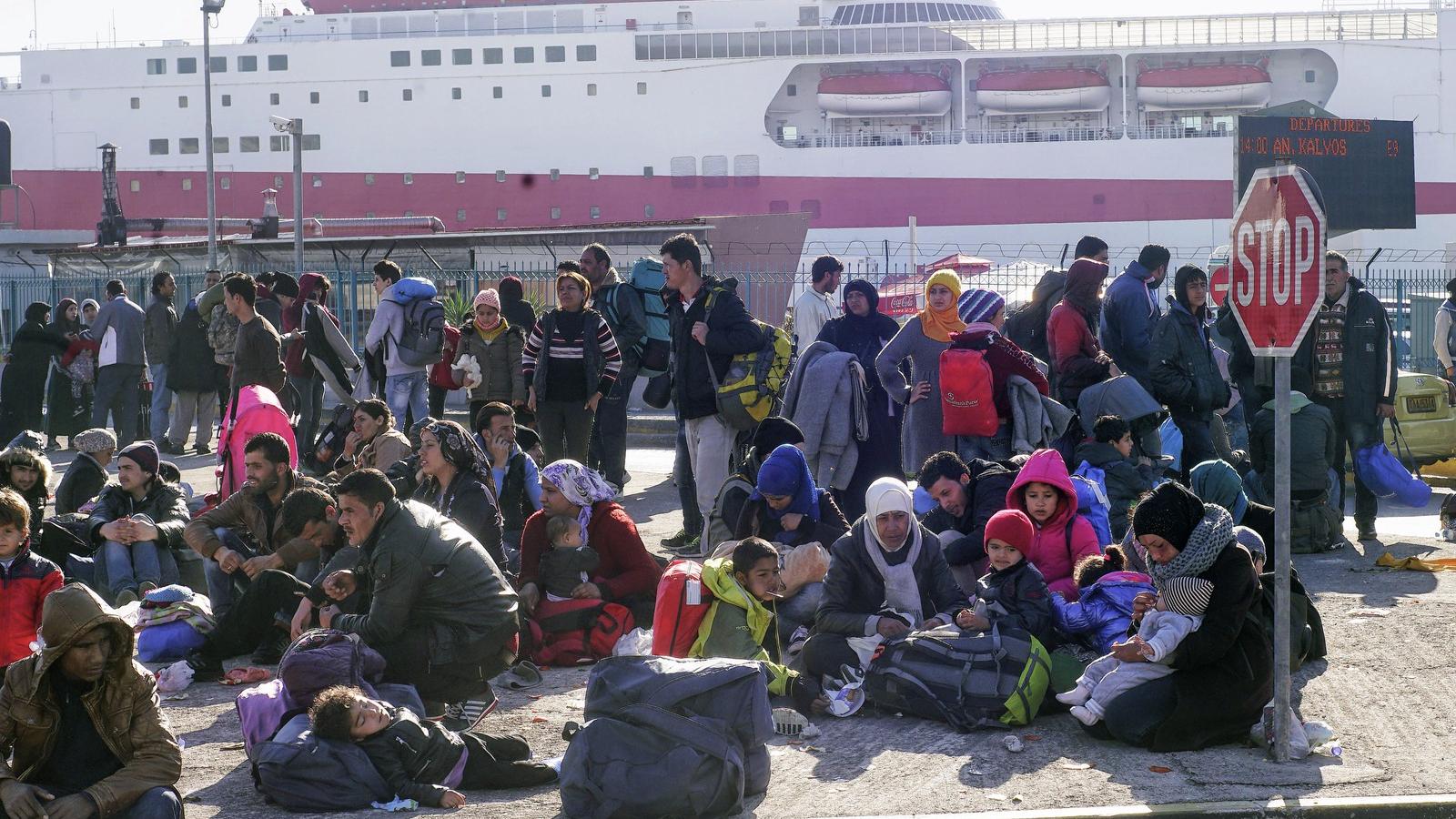 Menekültek Pireuszban – őket is el kellene osztani? FOTÓ:Fotó:  Milos Bicanski/Getty Images