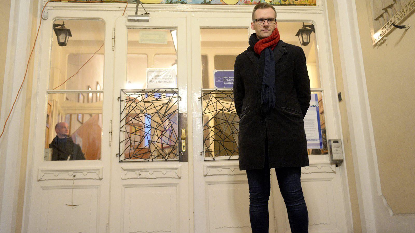 Tüntetés a Teleki Blanka Gimnázium igazgatója mellett.  MTI Fotó: Bruzák Noémi