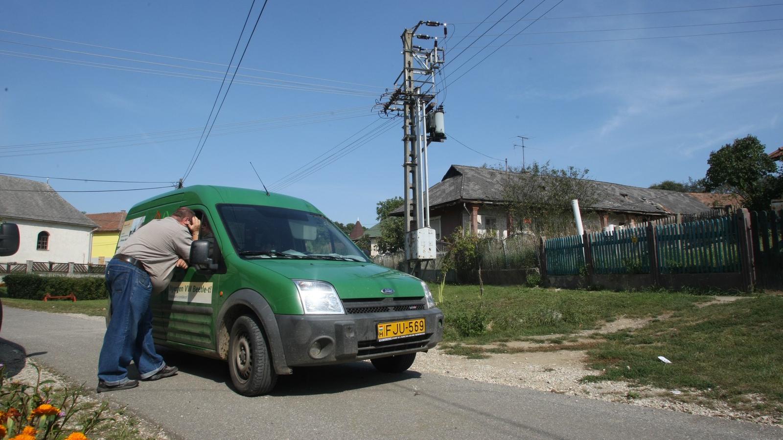 A „posta házhoz megy” szolgáltatást megszokták a kistelepüléseken élők FOTÓ: VAJDA JÓZSEF