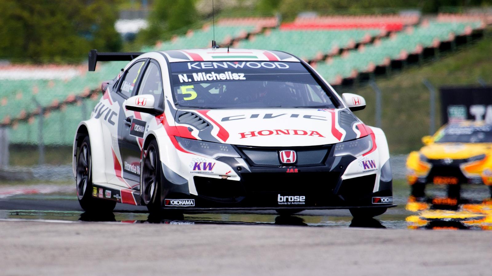 Michelisz Norbert remekelt FOTÓ: MOLNÁR ÁDÁM