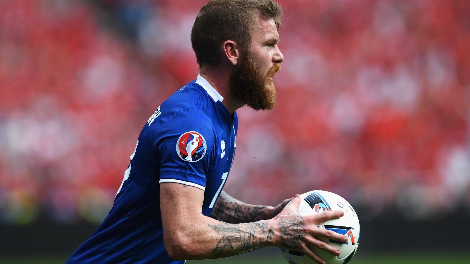 Aron Gunnarsson - Fotó: Shaun Botterill/Getty Images 