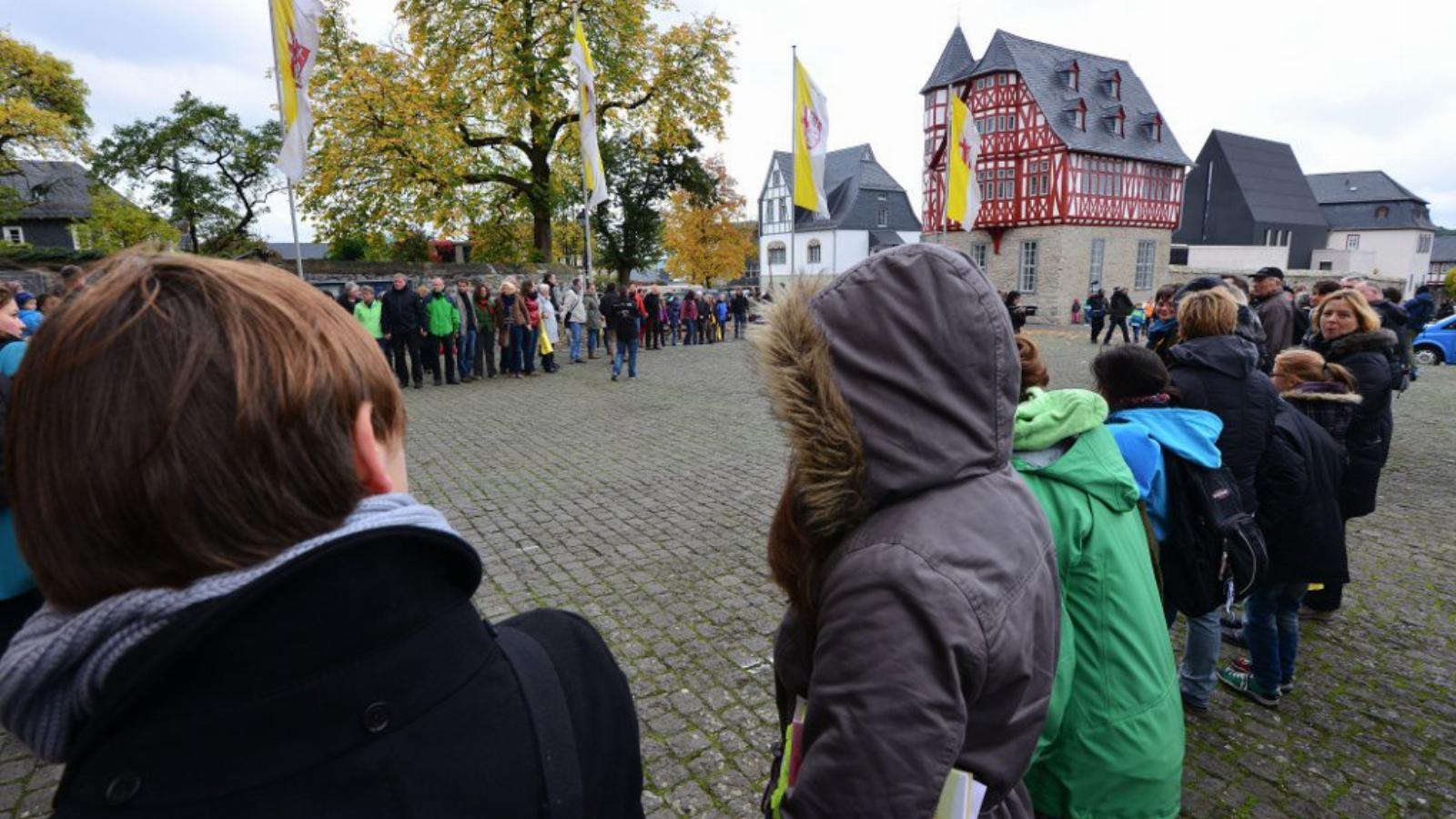 Vasárnap élőlánccal tiltakoztak a főpappal szemben FOTÓ: EUROPRESS/GETTY IMAGES/THOMAS LOHNES