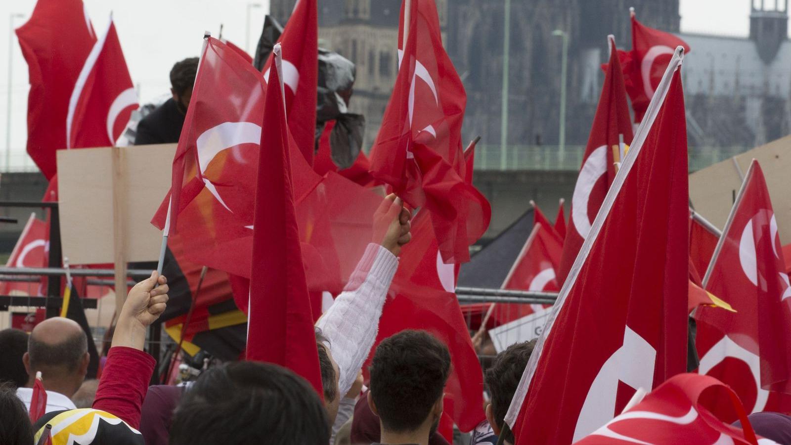 Erdogan mellett tüntettek Kölnben FOTÓ: EUROPRESS/GETTY IMAGES/ULRICH BAUMGARTEN