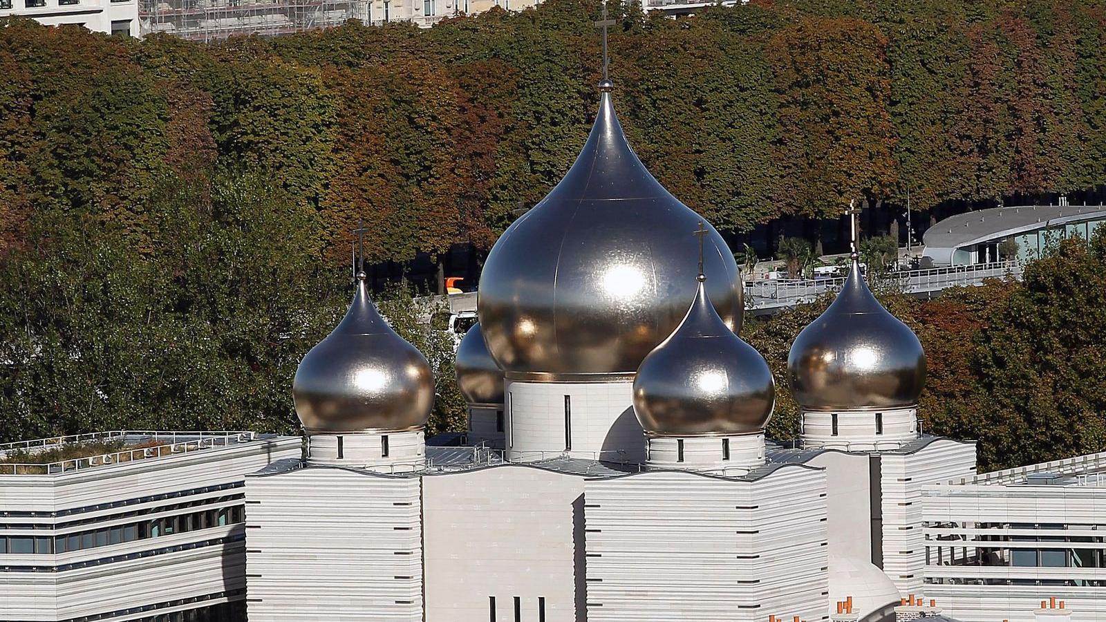 Az Eiffel-toronyból is látszik a hatalmas orosz katedrális FOTÓ: EUROPRESS/GETTY IMAGES/CHESNOT