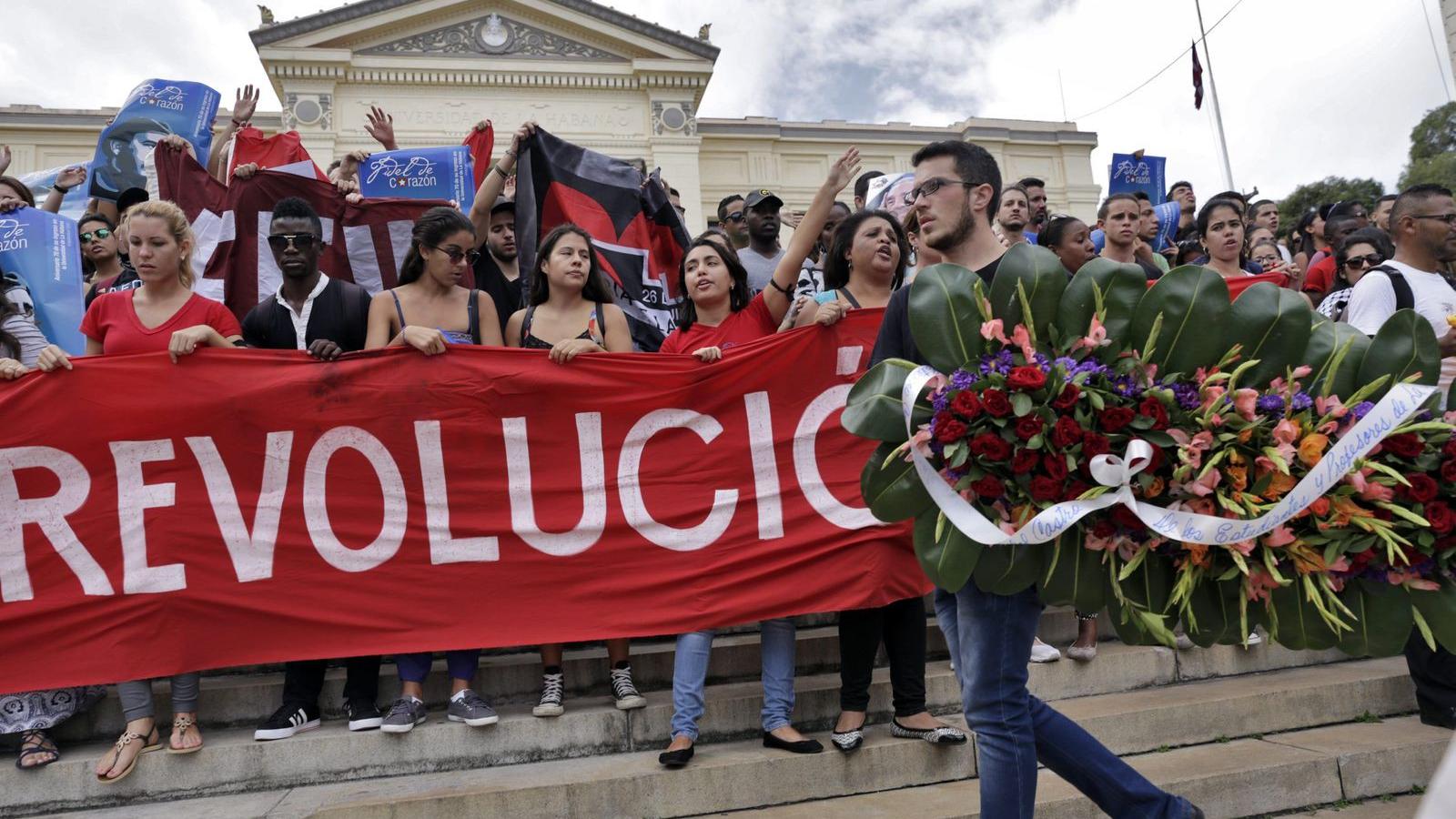 A Havanna Egyetem diákjai gyászolják Castrót FOTÓ: EUROPRESS/GETTY IMAGES/SVEN CREUTZMANN