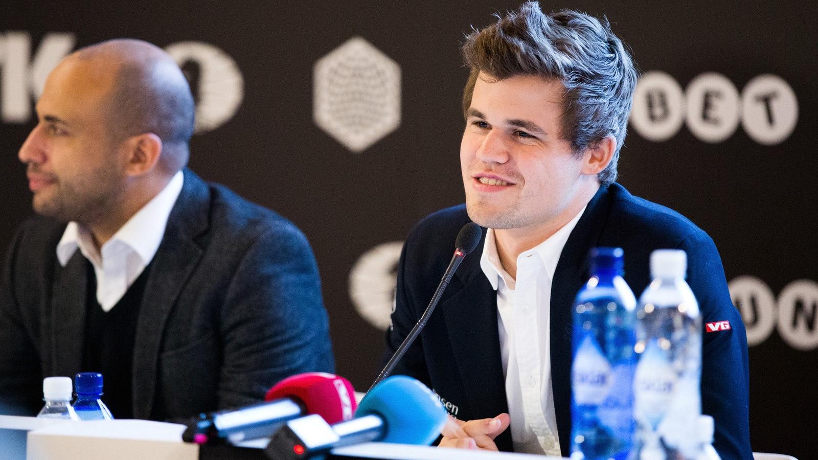 Magnus Carlsen (j) Fotó: Getty Images, Sebastian Reuter