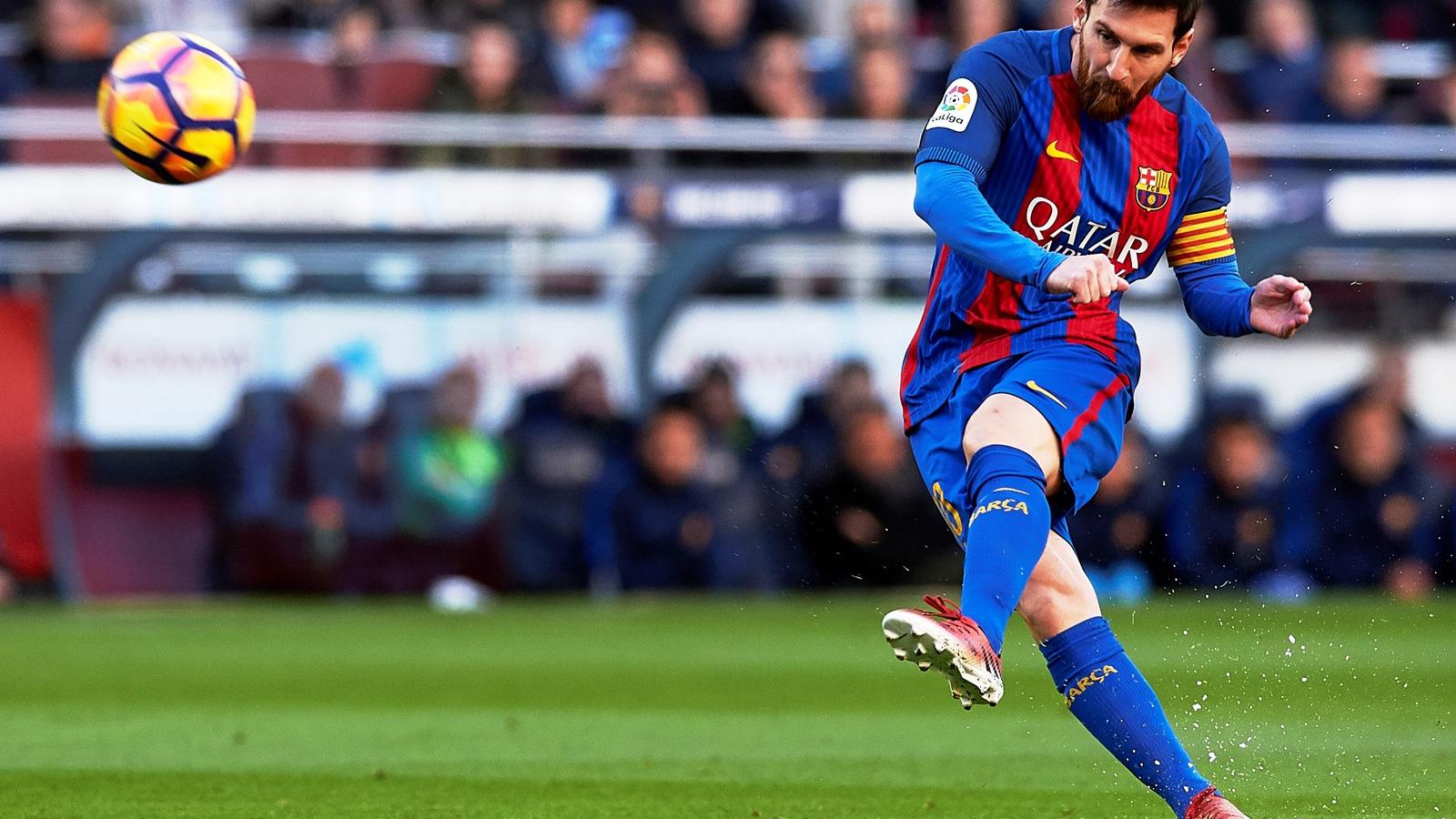 Messi pontosan célzott FOTÓ: EUROPRESS/GETTY IMAGES/MANUEL QUEIMADELOS ALONSO