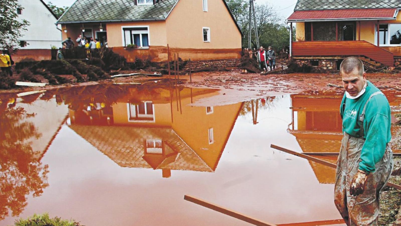 A katasztrófában tíz ember meghalt, négyszáznál is többen megsebesültek, háromszáz ház lakhatatlanná vált FOTÓ: NÉPSZAVA