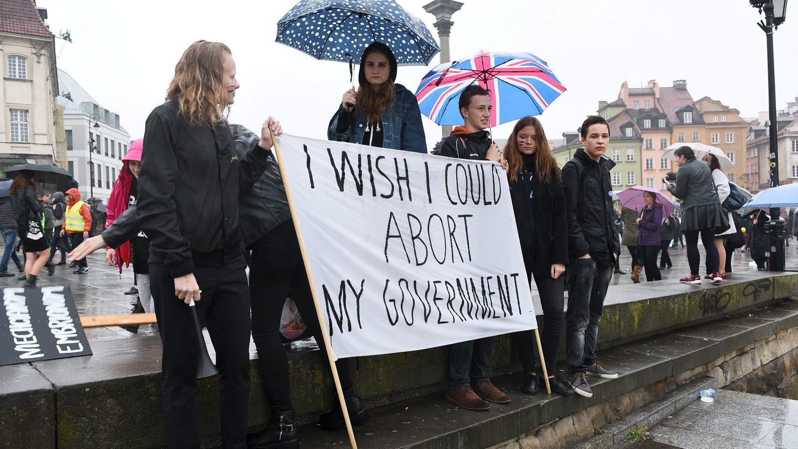 Varsó,2016 október - Fekete hétfő, országos tüntetés az abortusztilalom ellen  - Fotó: Darek Majewski / Getty Images