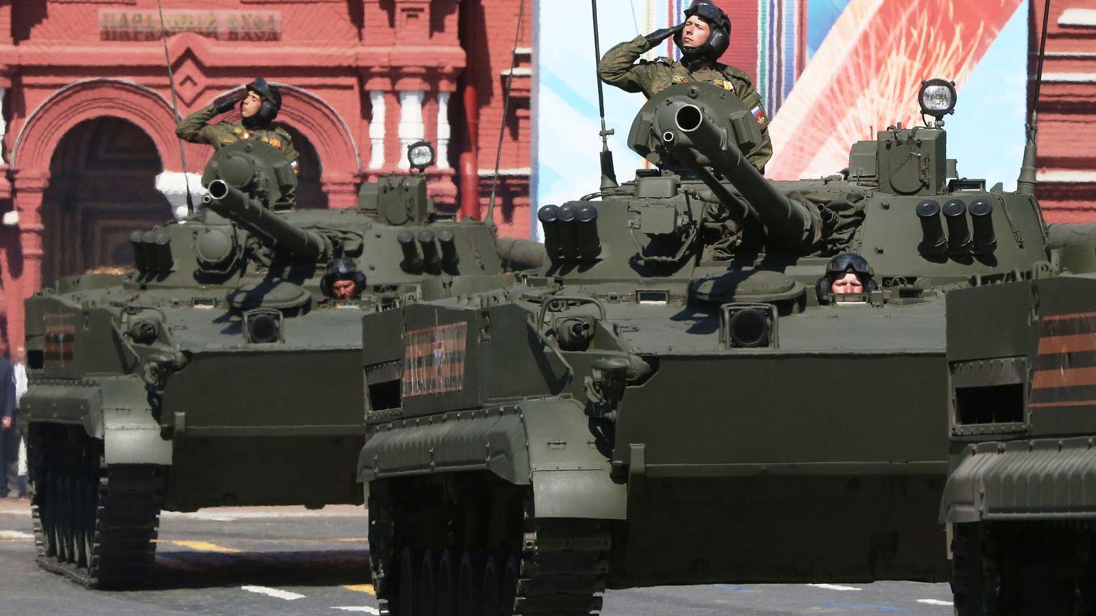 Orosz tankok a győzelem napi katonai parádén FOTÓ: EUROPRESS/GETTY IMAGES/MIKHAIL SVETLOV