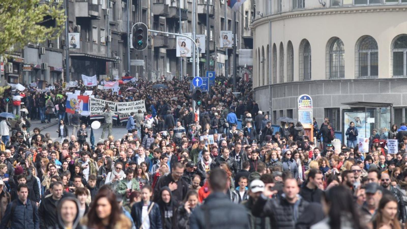 A fiatalok szerint a hatalom elcsalta a választást FOTÓ: LOKALNI FRONT BEOGRAD TWITTER