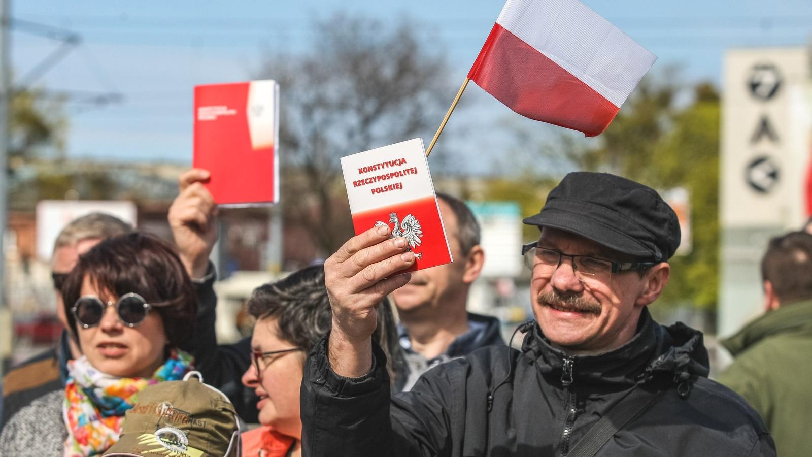 Kormányellenes tüntetők a KOD májusi demonstrációján Gdanskban FOTÓ: PROFIMEDIA