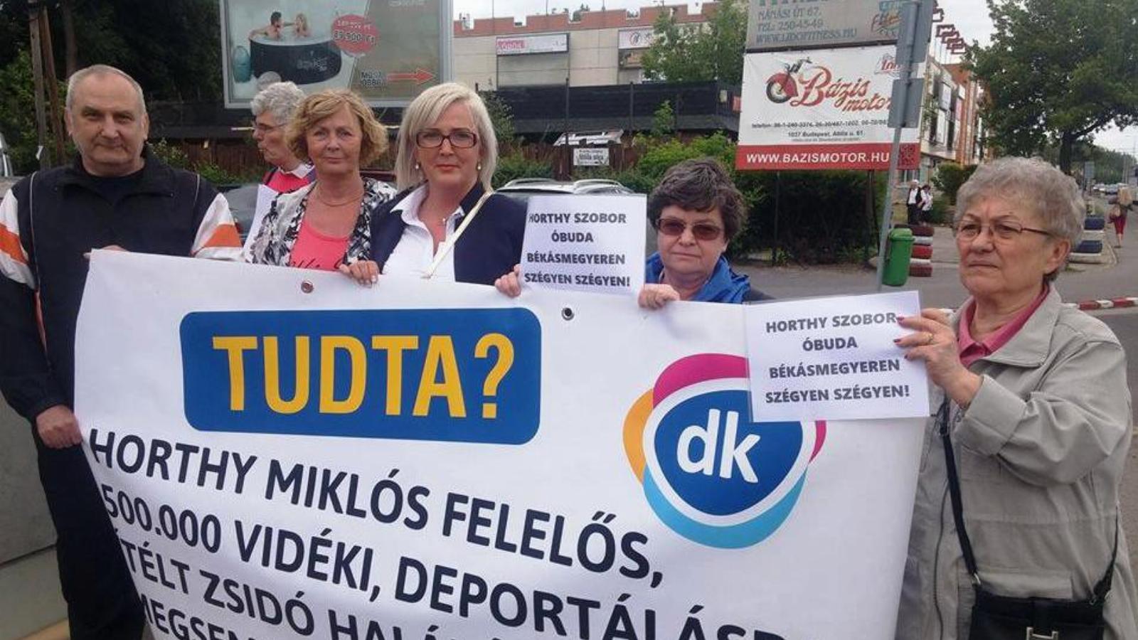 Tiltakoztak a DK aktivistái, de hiába Forrás:  Facebook/Demokratius Koalíció