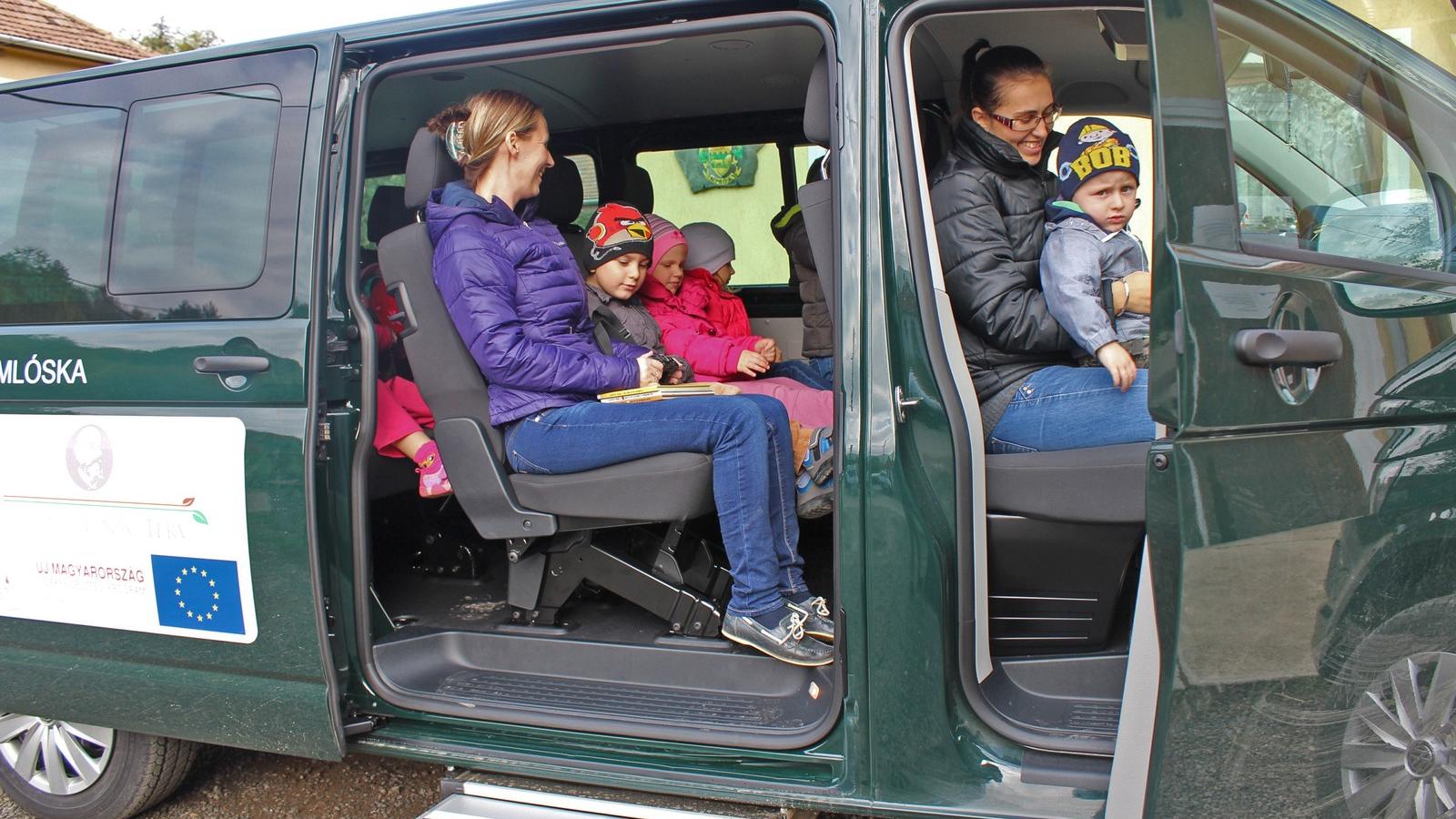 Új falugondnoki busz Komlóskán - Forrás: komloska.hu