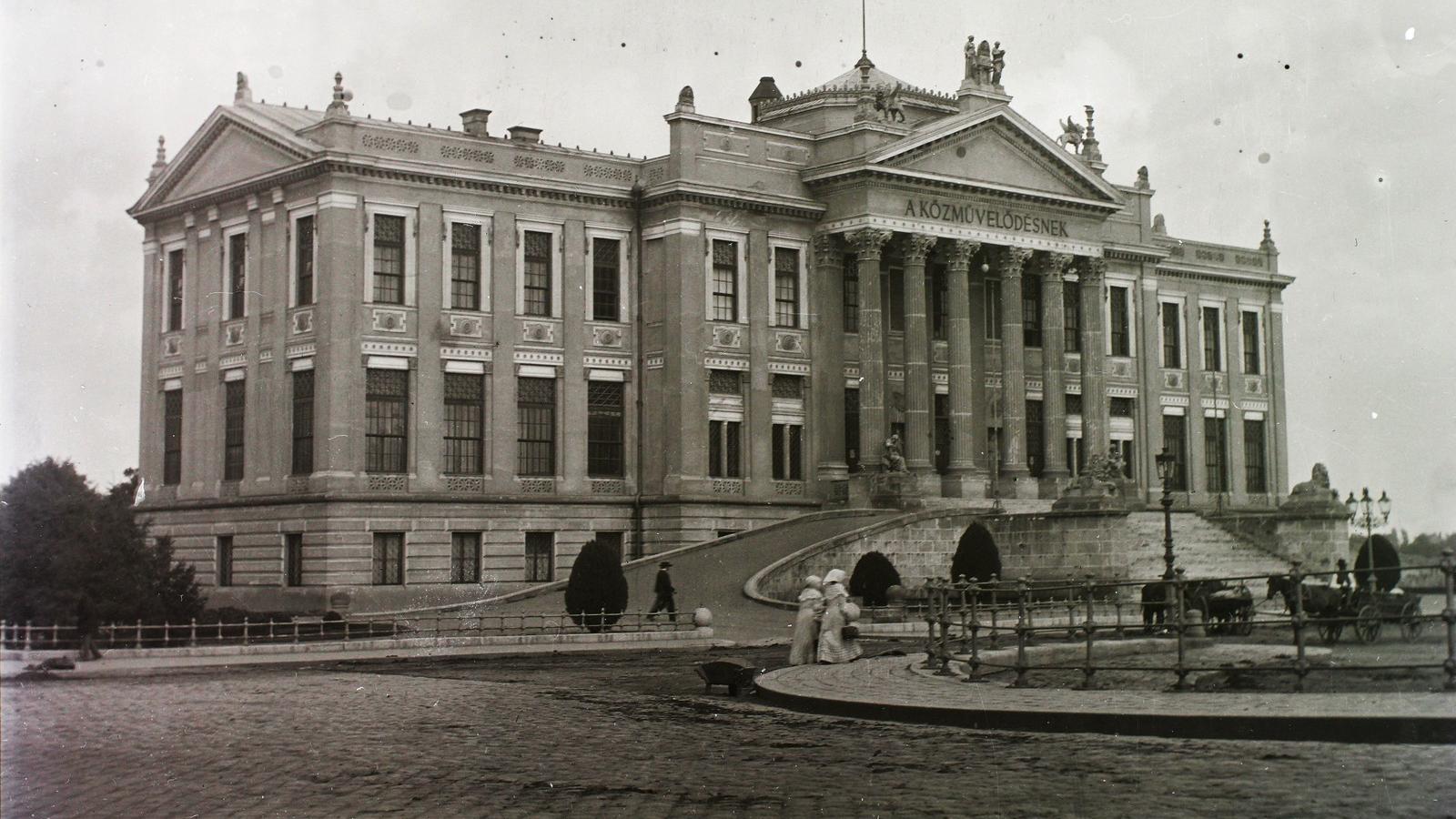 Szeged, Móra Ferenc Múzeum 1908 -ban - Forrás: Fortepan/orig: SCHMIDT ALBIN