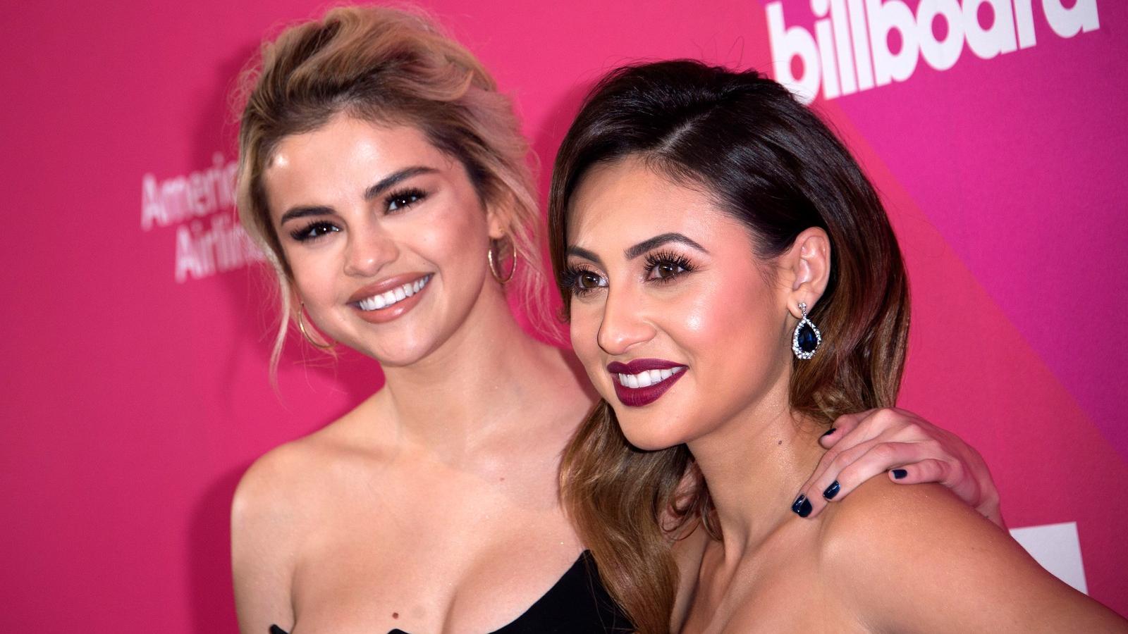 Selena Gomez (b) és Francia Raisa. FOTÓ: VALERIE MACON / AFP