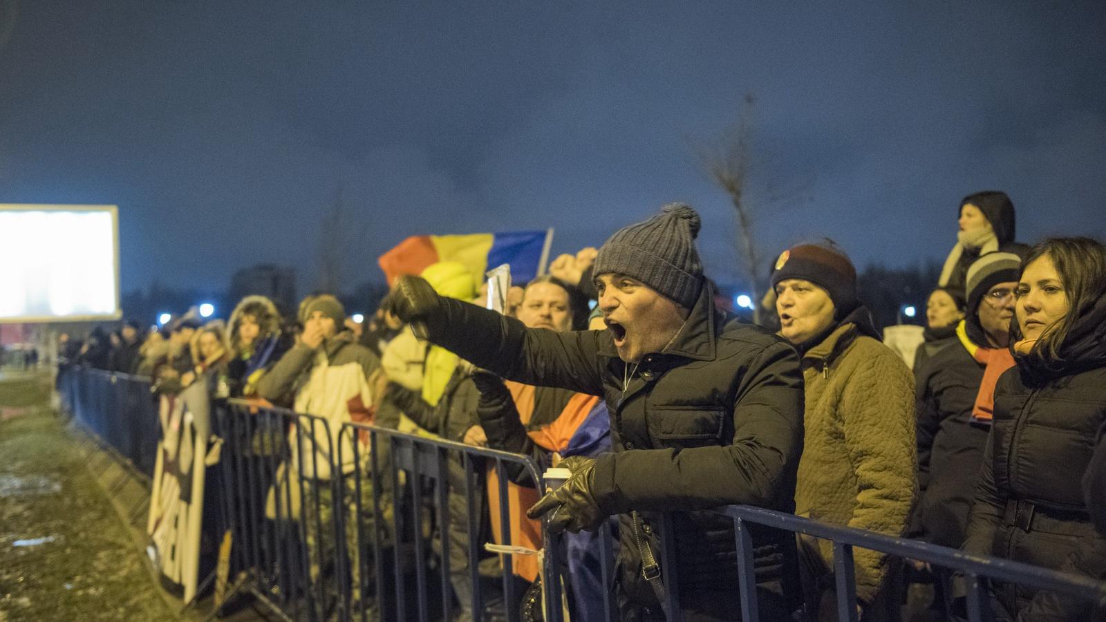 A héten is tüntettek Bukarestben az igazságszolgáltatási reform ellen Fotó: AFP/Alberto Grosescu