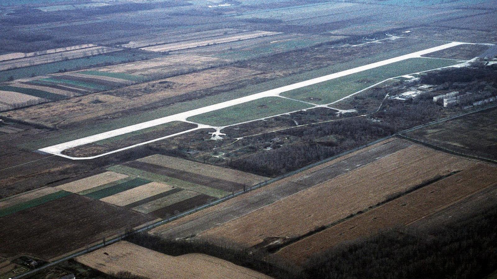 A sármelléki repülőtér (Balaton Airport). Fotó: Wikipédia