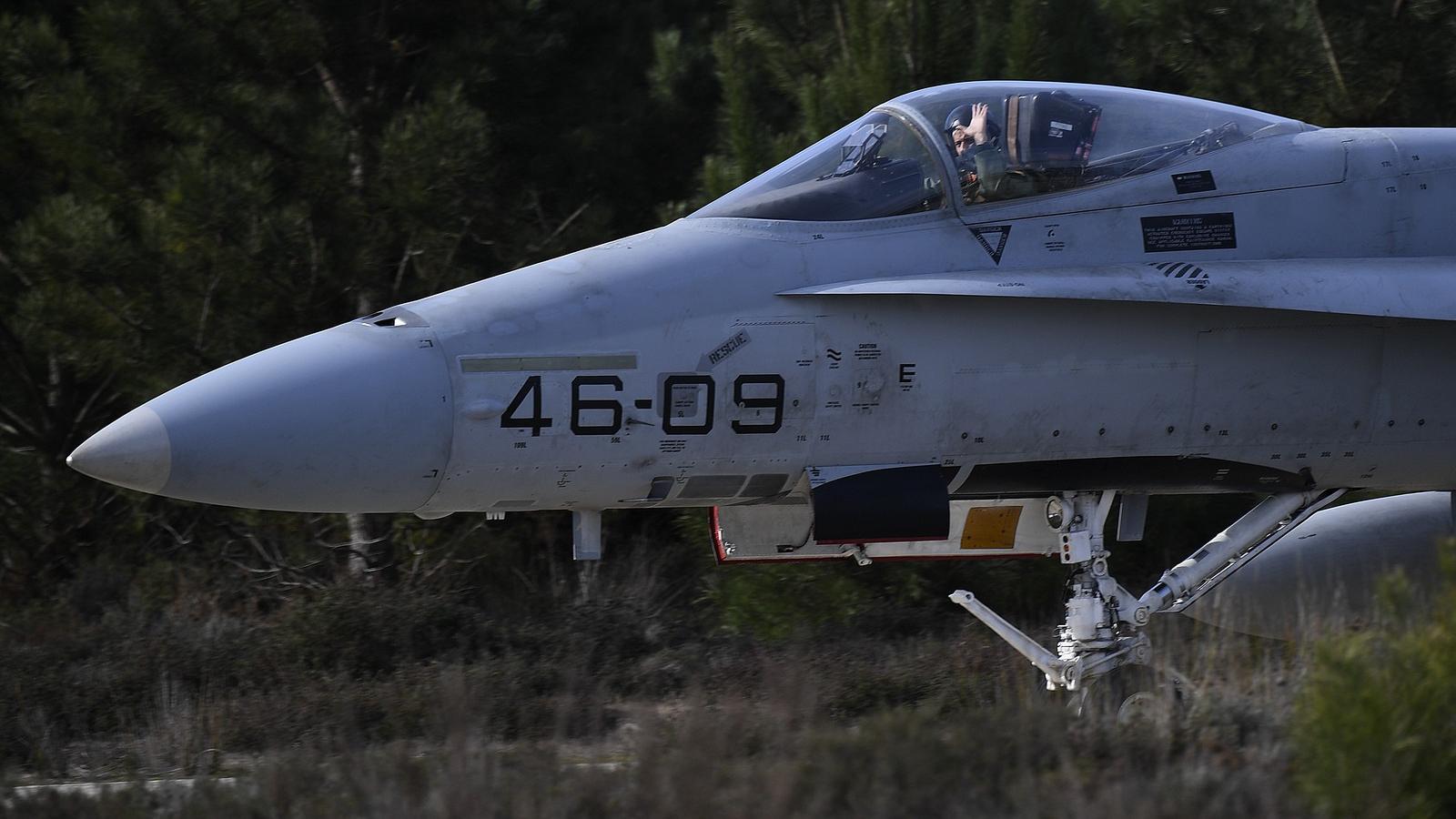 Illusztráció - Egy F / A-18 Hornet jet-fighter - Fotó: FRANCISCO LEONG / AFP