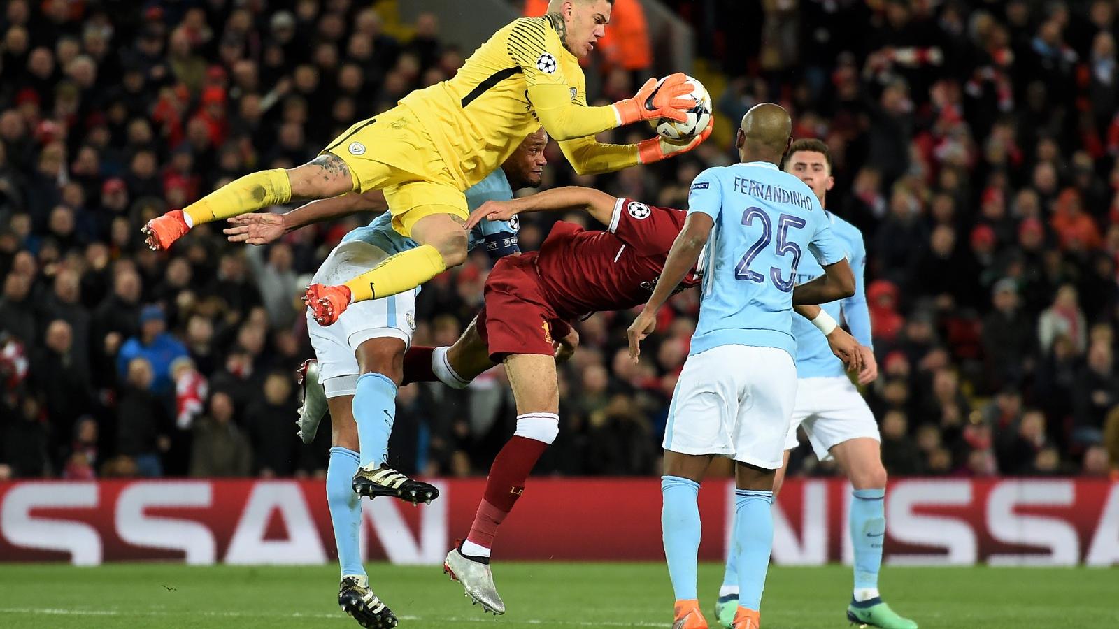 Nem lesz esélye a továbbjutásra a Manchester Citynek, ha kapusa, Ederson gólt kap Fotó: AFP/Paul Ellis