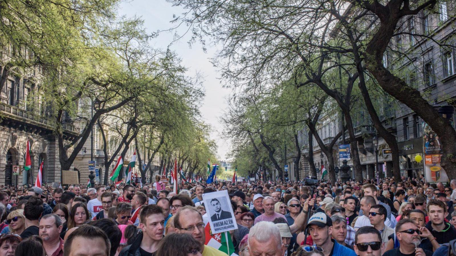 Az első tüntetés. FOTÓ: Markoszov Szergej / Népszava