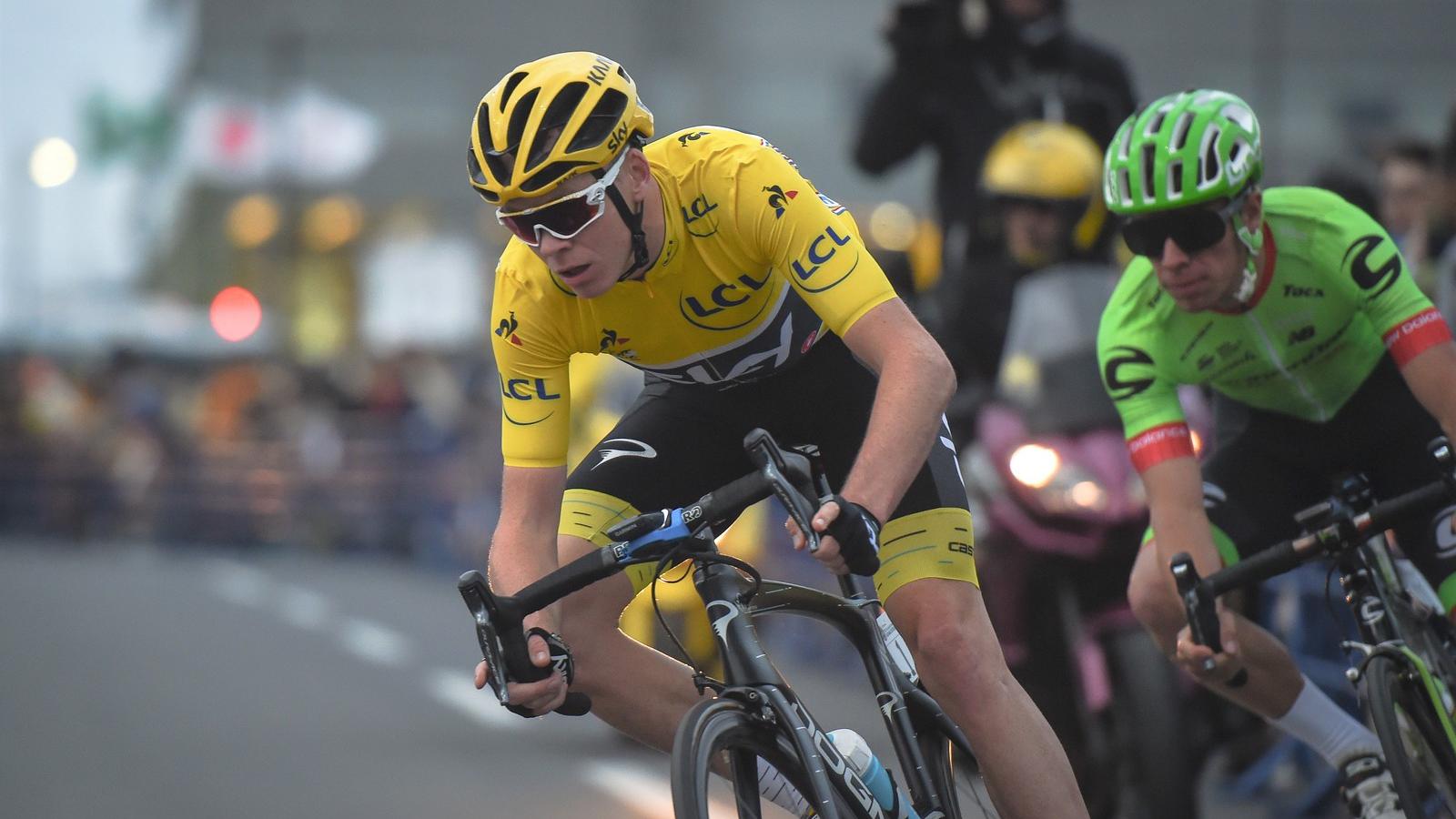 Froome (sárga trikóban) szereplését vegyes érzésekkel fogadják ellenfelei Fotó: AFP/Artur Widak