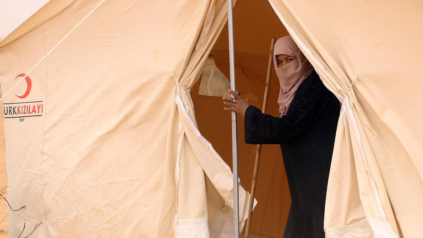 A kép egy líbiai ideiglenes táborban készült, illusztráció: MAHMUD TURKIA / AFP