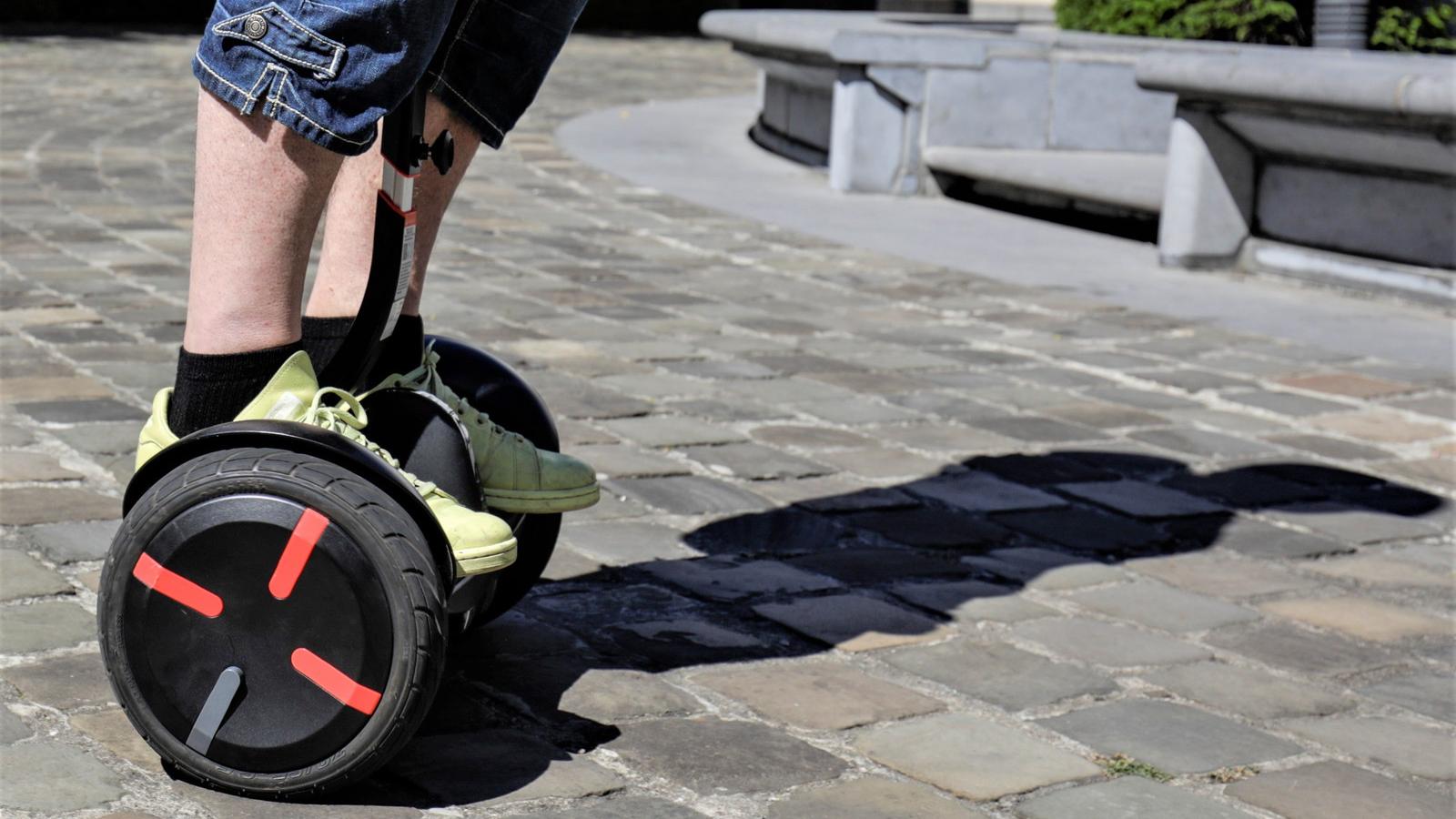 Segway. Illusztráció: THIERRY ROGE / BELGA MAG / BELGA