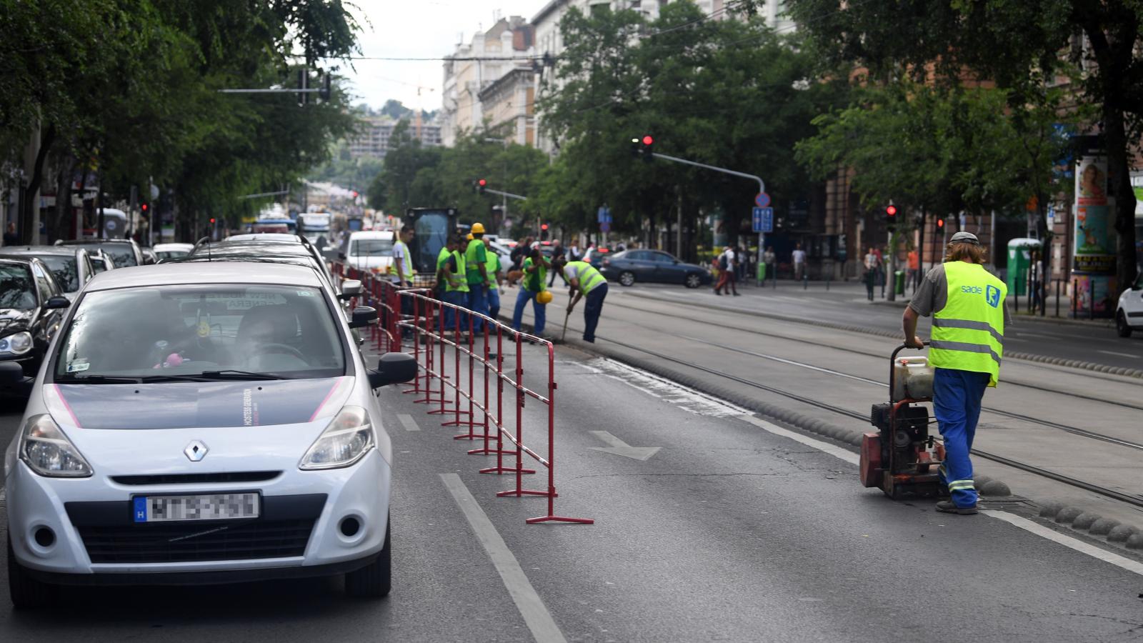 Jobb elkerülni a Szent István körutat - Fotó: Szalmás Péter