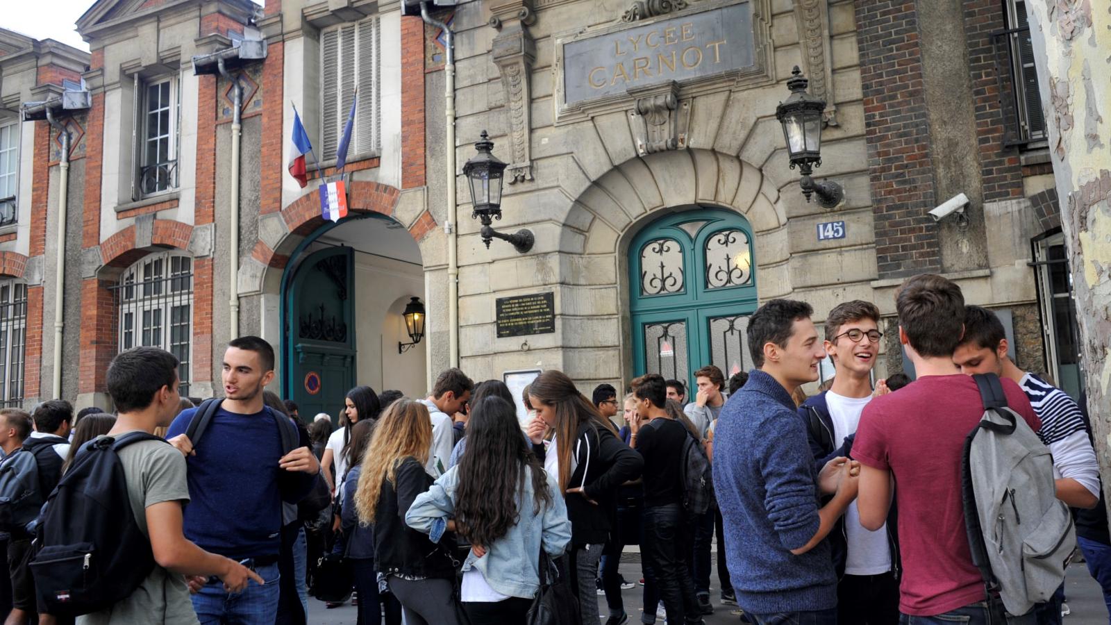 Francia fiatalok - AFP fotó