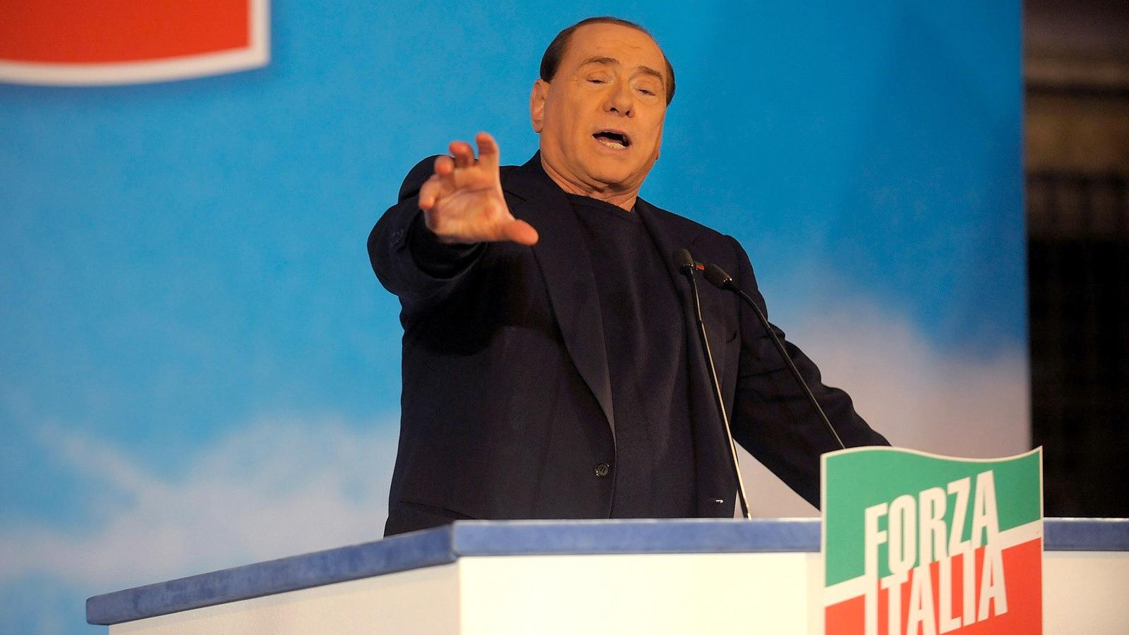 Berlusconi nem tágít - Fotó: Gettyimages