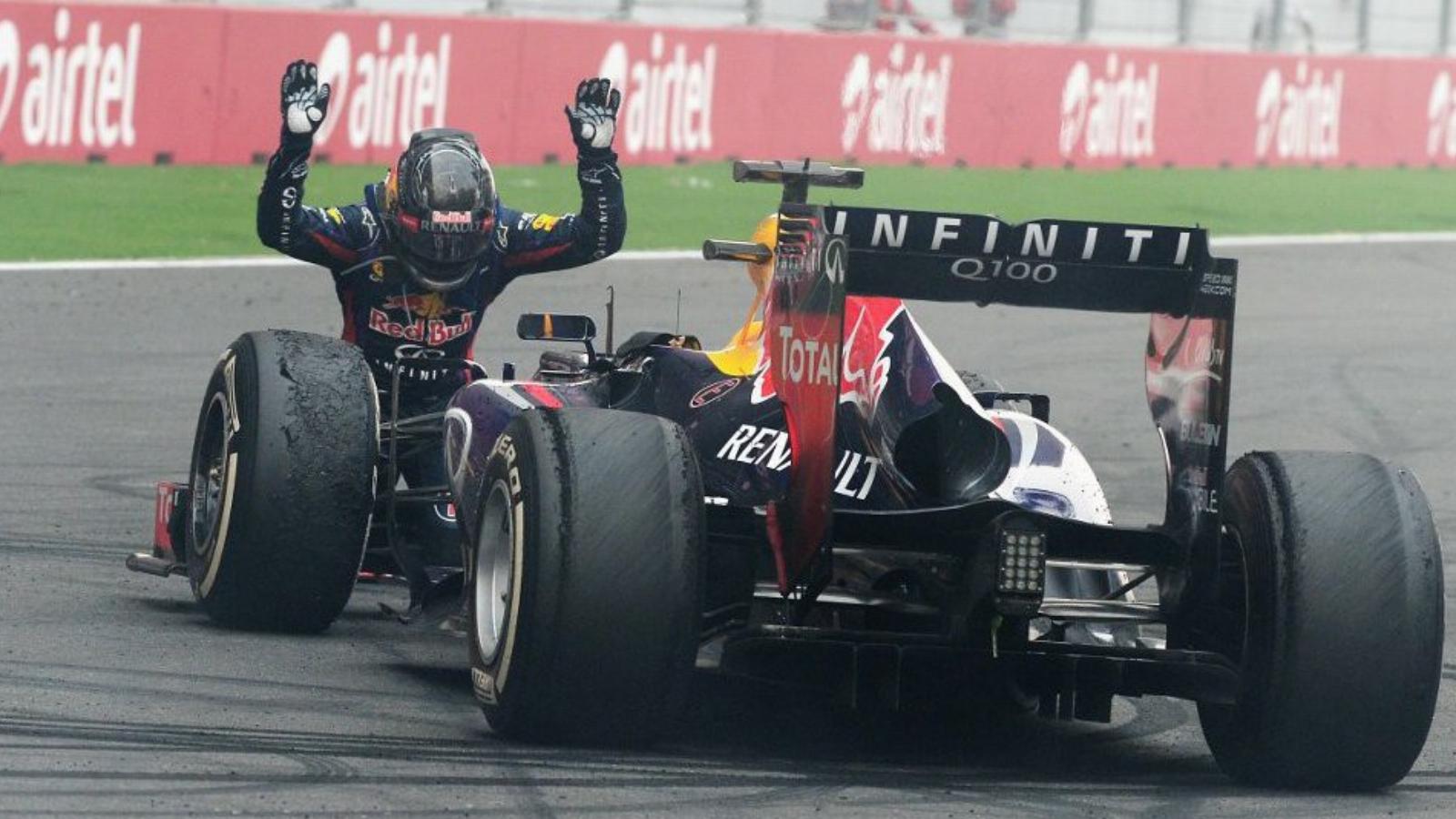 Vettel leborult a Red Bull előtt FOTÓ: EUROPRESS/GETTY IMAGES/SEAN GALLUP