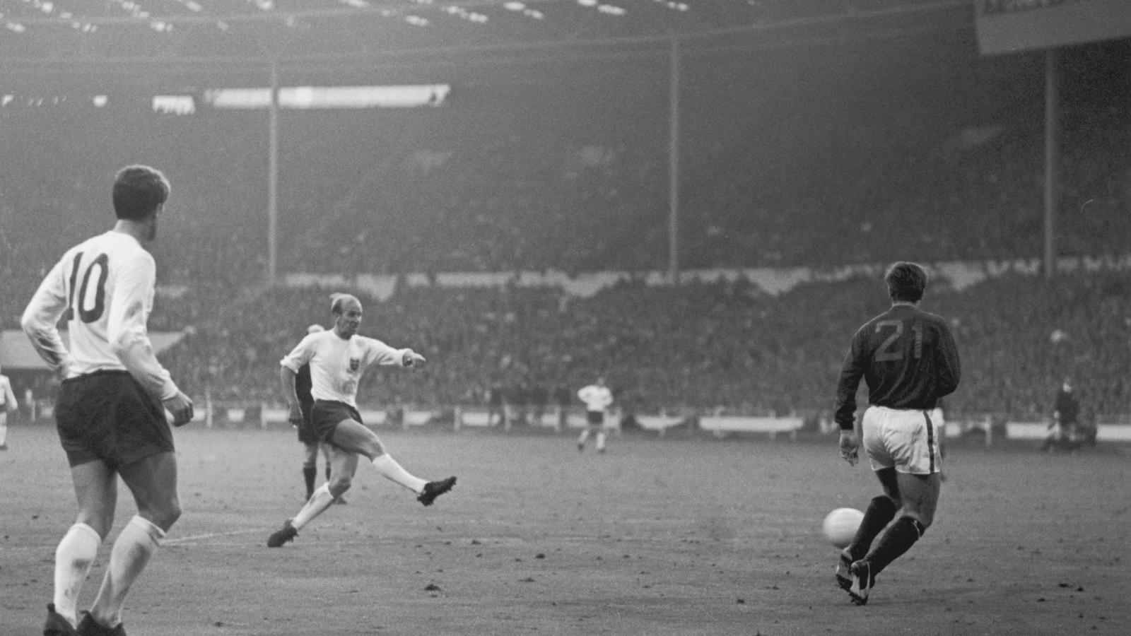 Bobby Charlton végezte ki 1966-ban a portugálokat - Fotó: Gettyimages.