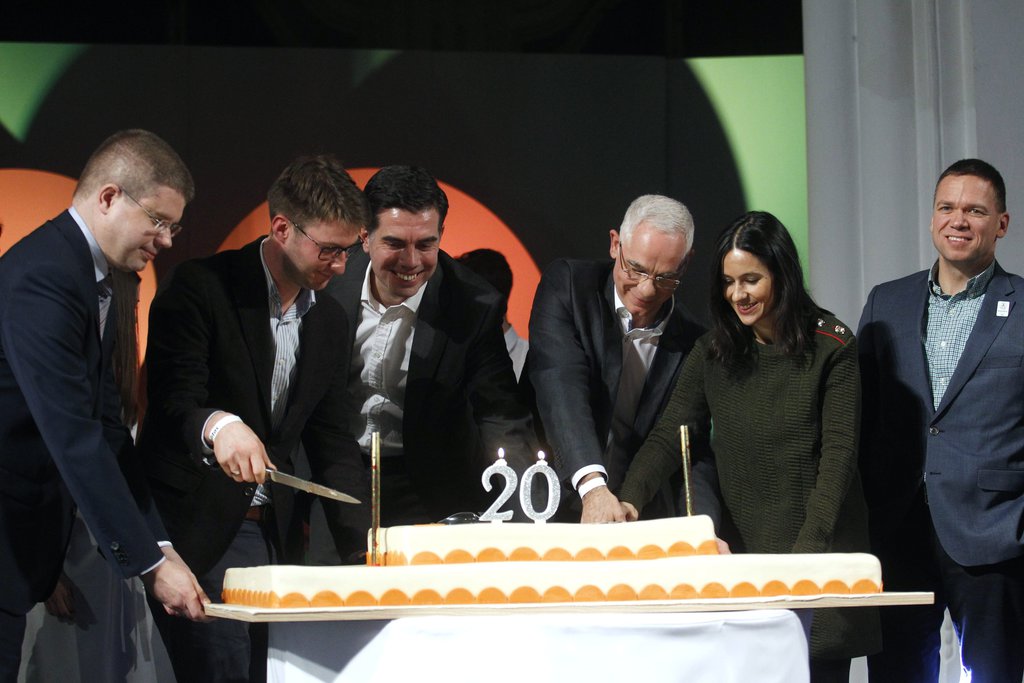 Ágh Péter, a Fidesz országgyűlési képviselője, a szervezet korábbi elnöke, Böröcz László, a Fidelitas elnöke, Gyürk András, a Fidesz-KDNP európai parlamenti delegációjának vezetője, Balog Zoltán, az emberi erőforrások minisztere, Maria Pardal, a Nuevas Generaciones külügyi vezetője Fürjes Balázs, a budapesti olimpiai és paralimpiai pályázat vezetője.