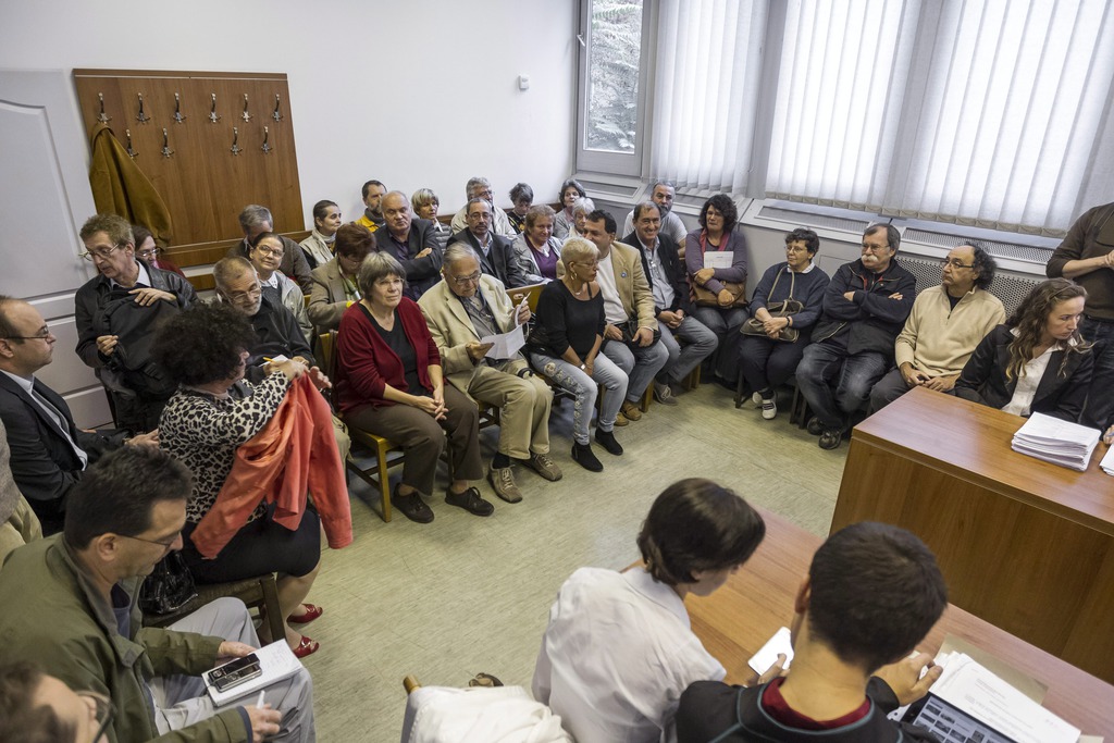 Mécs Imre egykori szabad demokrata, majd szocialista országgyűlési képviselő mellette felesége, Magyar Fruzsina dramaturg és Zoltai Andrea a Mécs Imre és társai, a Szabadság téri demonstrálók ügyében polgári engedetlenség miatti tartott bírósági tárgyaláson MTI Fotó: Szigetváry Zsolt