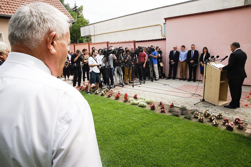 Makai István, a Roma Polgári Tömörülés elnöke beszédet mond a szervezet megemlékezésén MTI Fotó: Balogh Zoltán