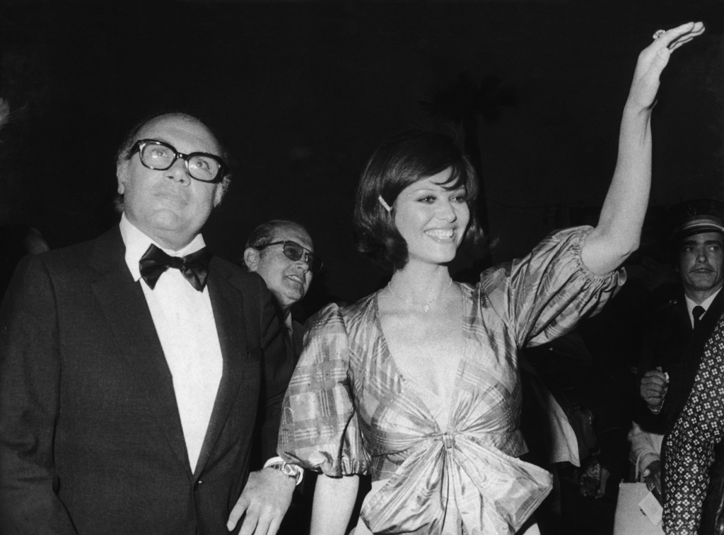 Claudia Cardinale Francesco Rosi rendező társaságában a Cannes-i Filmfesztiválon 1972-ben Fotó: Keystone / Hulton Archívum / Getty Images